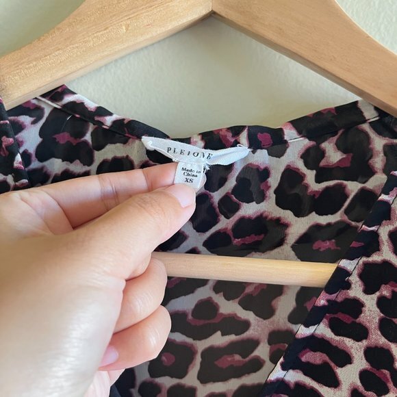 Pleione Shirt Womens Size XS Cheetah Leopard‎ Tunic Sleeveless Ruffle Blouse Top - Picture 2 of 6